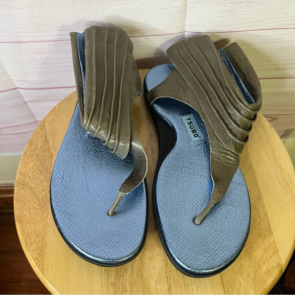 TSUBO Olive Green Blue Metallic Thong Velcro Hell Closure Sandals‎ Size 9